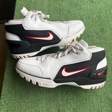 Load image into Gallery viewer, Nike LeBron Zoom Generations Size 10
