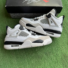 Load image into Gallery viewer, Jordan Military 4s Size 4Y
