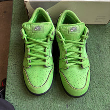 Load image into Gallery viewer, Nike SB Powerpuff Gifls Buttercup Low Dunks Size 10
