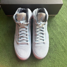 Load image into Gallery viewer, Jordan Bluebird 5s Size 12W/10.5M
