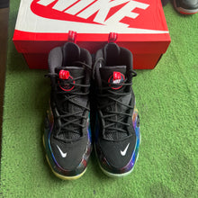 Load image into Gallery viewer, Nike Galaxy Rookies Size 8.5
