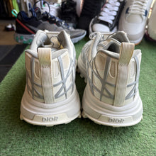 Load image into Gallery viewer, Dior B31s Size 43
