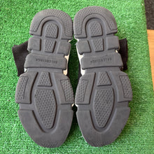 Load image into Gallery viewer, Balenciaga Speed Trainers Size 9
