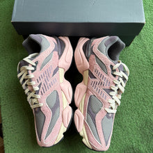 Load image into Gallery viewer, New Balance Pink Lavender 9060s Size 9.5

