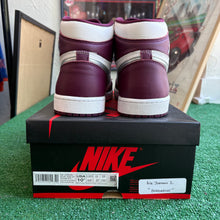Load image into Gallery viewer, Jordan Bordeaux 1s Size 10.5
