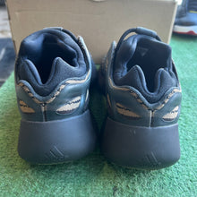 Load image into Gallery viewer, Adidas Yeezy Clay Brown 700 V3s Size 11
