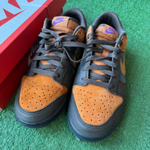 Load image into Gallery viewer, Nike Cider Low Dunks Size 8.5
