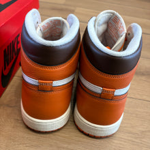 Load image into Gallery viewer, Jordan Starfish 1s Size 11.5W/10M
