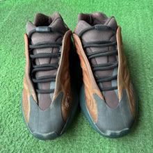 Load image into Gallery viewer, Adidas Yeezy Copper Fade 700 V3s Size 6.5

