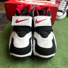 Load image into Gallery viewer, Nike 49ers Air Diamond Turfs Size 13
