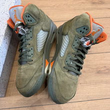 Load image into Gallery viewer, Jordan Olive 5s Size 12
