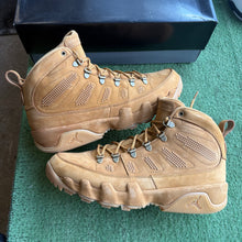 Load image into Gallery viewer, Jordan Wheat Boot 9s Size 11
