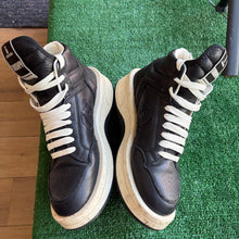 Load image into Gallery viewer, Rick Owens X Converse DRKSHDW TURBOWPN Size 10
