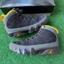 Load image into Gallery viewer, Jordan Dark Charcoal University Gold 9s Size 12

