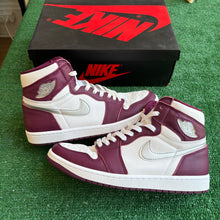 Load image into Gallery viewer, Jordan Bordeaux 1s Size 10.5
