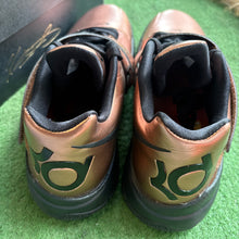 Load image into Gallery viewer, Nike KD Christmas 4s Size 9.5
