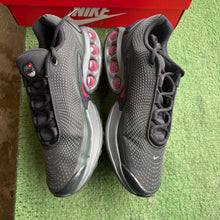 Load image into Gallery viewer, Nike Air Max DNS Size 9
