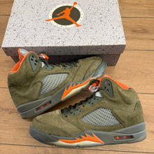 Load image into Gallery viewer, Jordan Olive 5s Size 12

