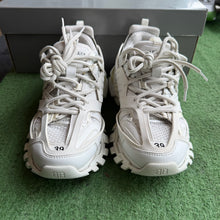 Load image into Gallery viewer, Balenciaga Tracks Size 39
