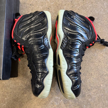 Load image into Gallery viewer, Nike Yeezy Foamposite Pros Size 10
