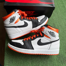 Load image into Gallery viewer, Jordan Electro Orange 1s Size 9
