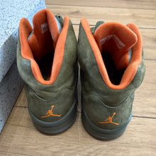 Load image into Gallery viewer, Jordan Olive 5s Size 12
