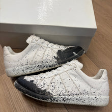 Load image into Gallery viewer, Maison Margiela Gats Size 39.5
