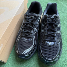 Load image into Gallery viewer, ASICS Gel-1130/GT-2160 Mismatched Pair Size 13
