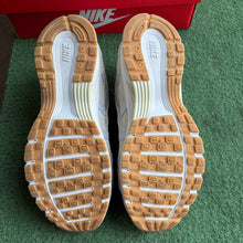 Load image into Gallery viewer, Nike P-6000s Size 9W/7.5M
