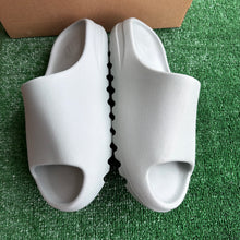 Load image into Gallery viewer, Adidas Yeezy Salt Slide Size 12
