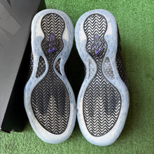 Load image into Gallery viewer, Nike Eggplant Foamposites Size 9.5
