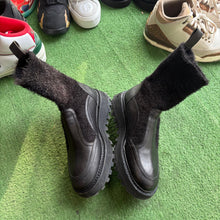 Load image into Gallery viewer, Dolce &amp; Gabbana High Boots Size 37
