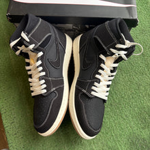 Load image into Gallery viewer, Jordan Flight Club 1s Size 11.5
