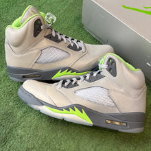 Load image into Gallery viewer, Jordan Green Bean 5s Size 10.5
