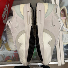 Load image into Gallery viewer, Nike Hangul Air Max 1s Size 12
