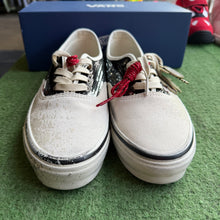 Load image into Gallery viewer, Vans La Habana Premium Authentics Size 10.5
