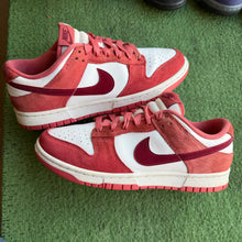 Load image into Gallery viewer, Nike Valentines Day Low Dunks Size 9.5W/8M
