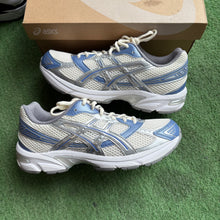 Load image into Gallery viewer, ASICS Blueberry Gel 1130 Size 7.5
