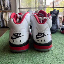 Load image into Gallery viewer, Jordan Black Tongue Fire Red 5s Size 10.5
