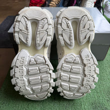 Load image into Gallery viewer, Balenciaga Tracks Size 39
