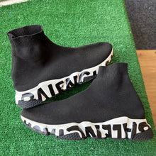 Load image into Gallery viewer, Balenciaga Speed Trainers Size 9
