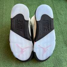 Load image into Gallery viewer, Jordan Medium Pink 5s Size 11.5
