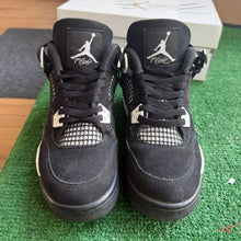 Load image into Gallery viewer, Jordan White Thunder 4s Size 7Y
