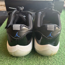 Load image into Gallery viewer, Jordan Space Jam Low 11s Size 9
