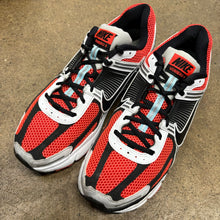 Load image into Gallery viewer, Nike Bright Crimson Vomero 5s Size 12
