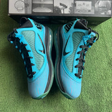Load image into Gallery viewer, Nike LeBron All Star 7s Size 9
