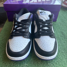 Load image into Gallery viewer, Nike SB Court Purple Low Dunks Size 10.5
