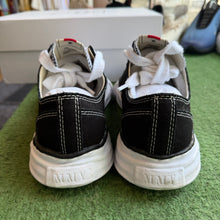 Load image into Gallery viewer, MMY OG Sole Peterson Canvas Lows Size 43
