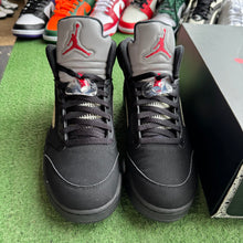 Load image into Gallery viewer, 2016 Jordan Metallic 5s Size 10.5
