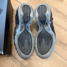 Load image into Gallery viewer, Nike Eggplant Foamposites Size 13

